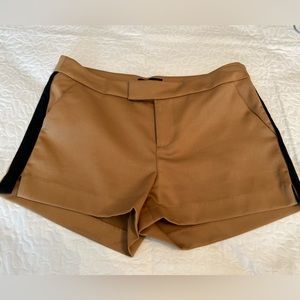 Cute tan and black shorts!